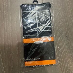Holiday inspirations adult spider web arm warmers. NWT one size